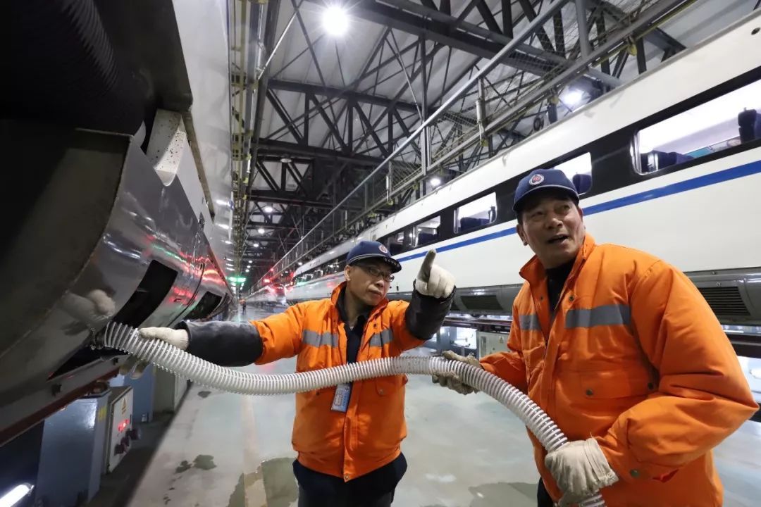 動(dòng)車高鐵飛機(jī)排污管,卸污管 動(dòng)車高鐵飛機(jī)排污管,卸污管